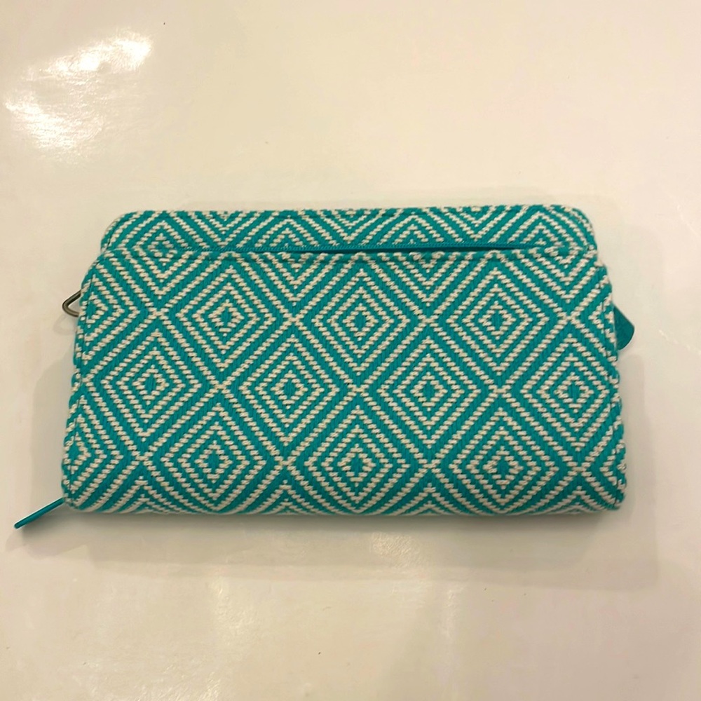 NWOT 31 blue and white wallet